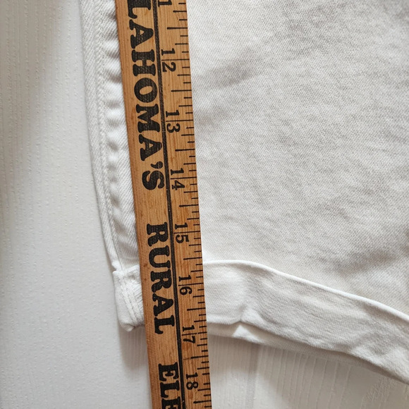Levi's Capri Jeans Women's 12 White Cuffed Light Wash - Picture 7 of 8